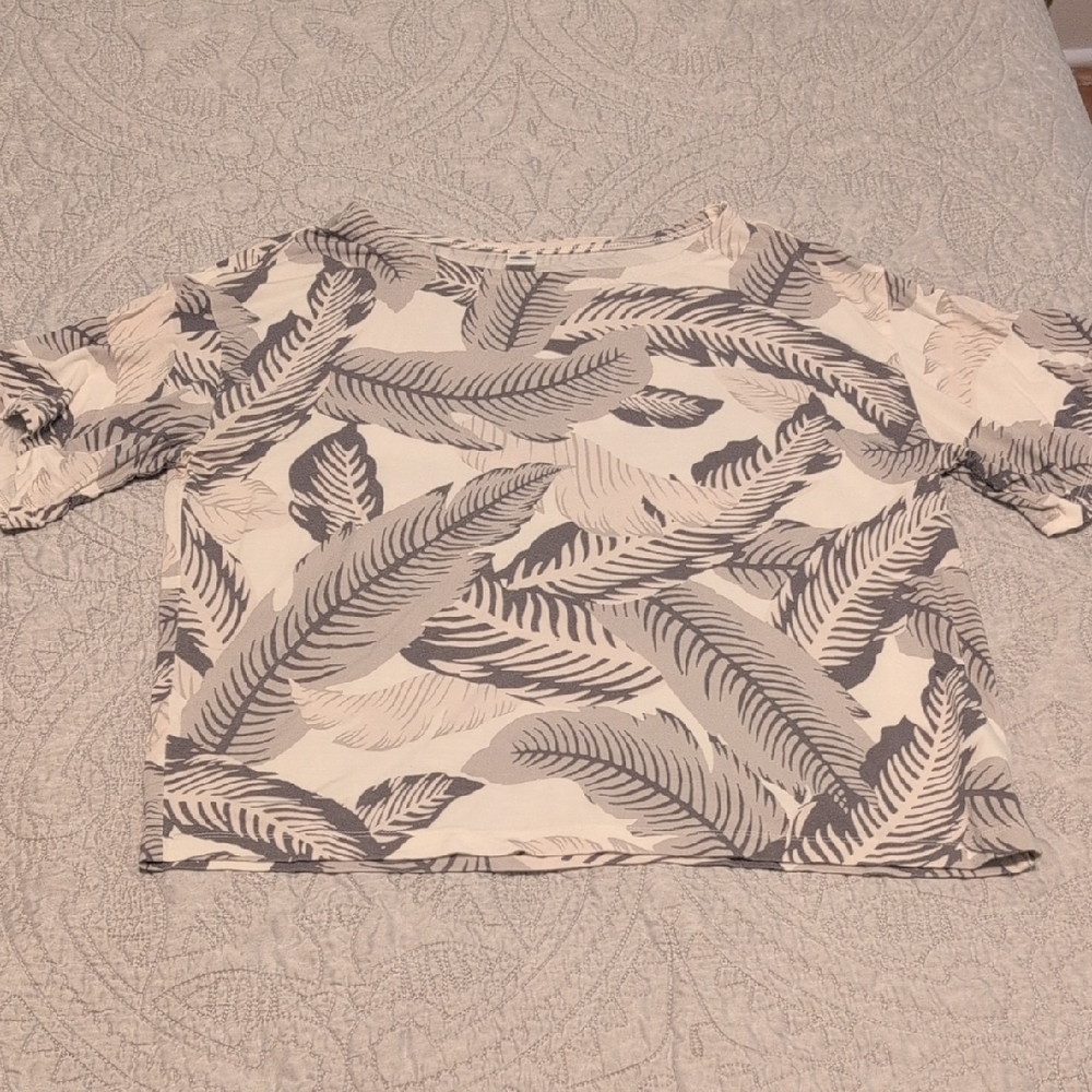 Old Navy Black and White Boxy Crop Tee